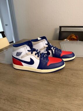 Nike Air Jordan Sneakers - Navy/Red/White